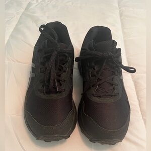 ASICS all Black Trail Running Shoes